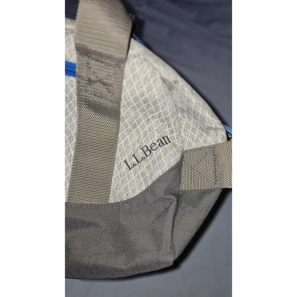 LL Bean Gray Duffel Bag Medium Adventure Travel Gym Weekender Shoulder Strap 22